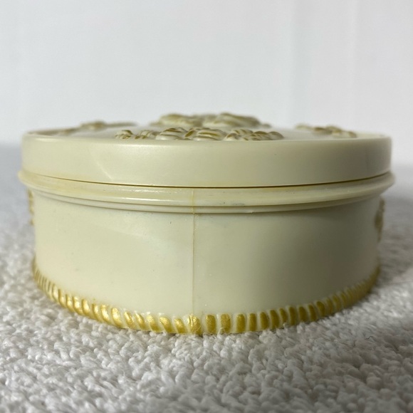 Vintage Beige Plastic Felt Lined Trinket Box - Picture 5 of 10
